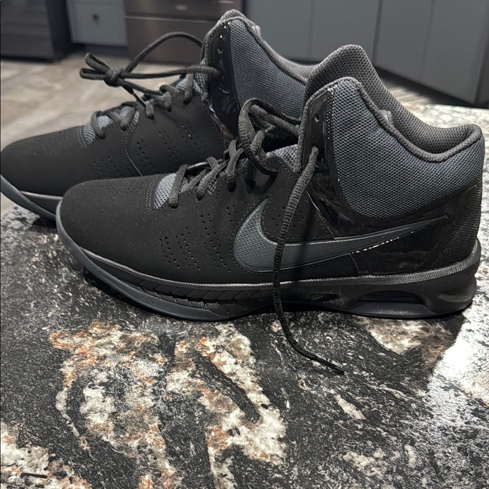 Nike Black and Gray Athletic Shoes with Sleek Design